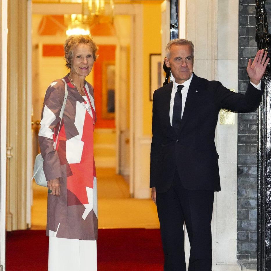 Photo Gallery: Prime Minister Mark Carney visits the United Kingdom